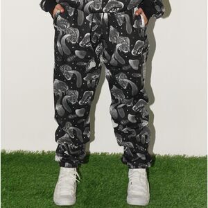 Assholes live forever sweatpants (2400) NEW